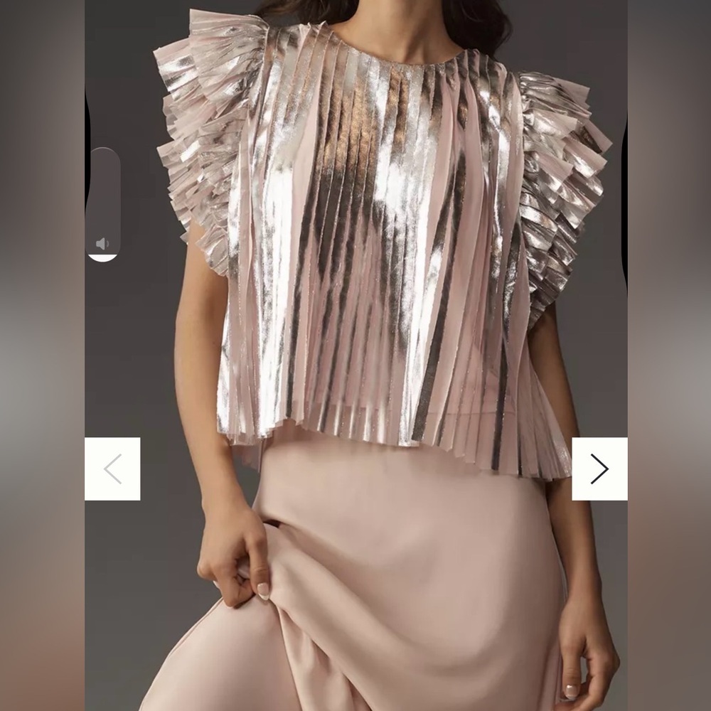 By Anthropologie Flutter-Sleeve
Foil Pleated Top Womens M